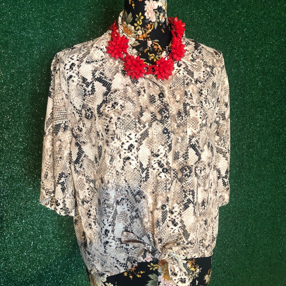Sanctuary women blouse snake 🐍 print size S